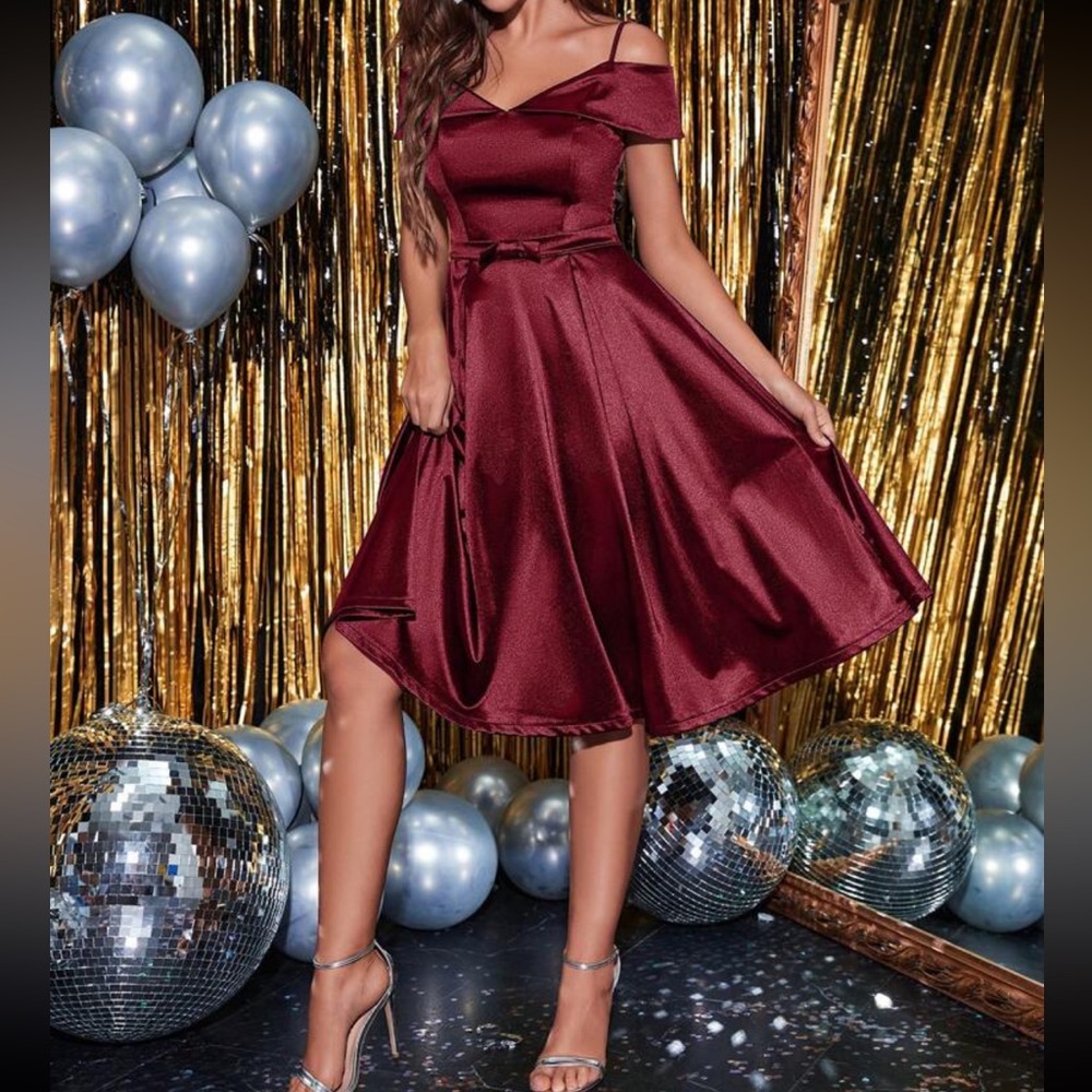 Luxe cold shoulder party formal satin dress - Picture 4 of 5